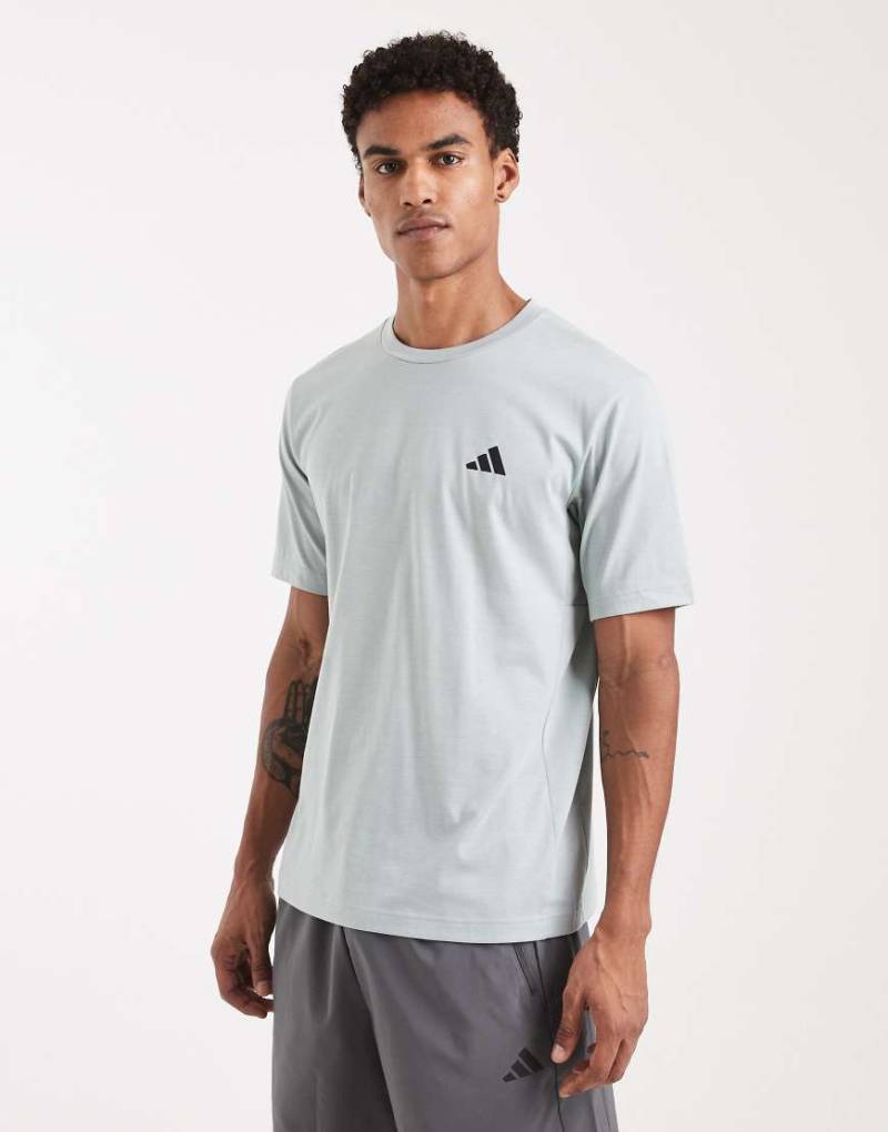 adidas Performance - Workout Essentials Feelready - T-Shirt in Wonder Sage-Grün von adidas performance