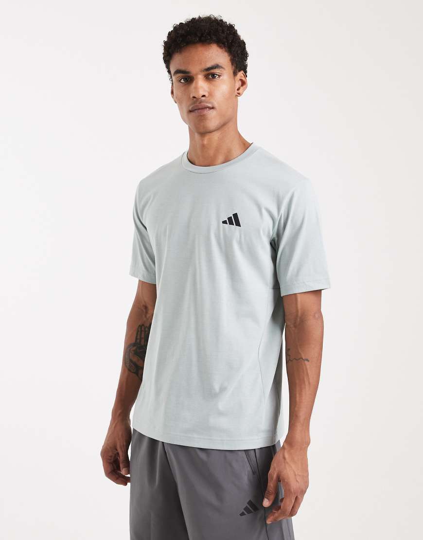 adidas Performance - Workout Essentials Feelready - T-Shirt in Wonder Sage-Grün von adidas performance
