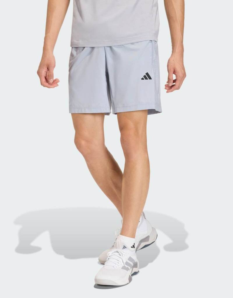 adidas Performance - Workout Essentials - Gewebte Basic-Shorts in Halo Silver-Silber von adidas performance