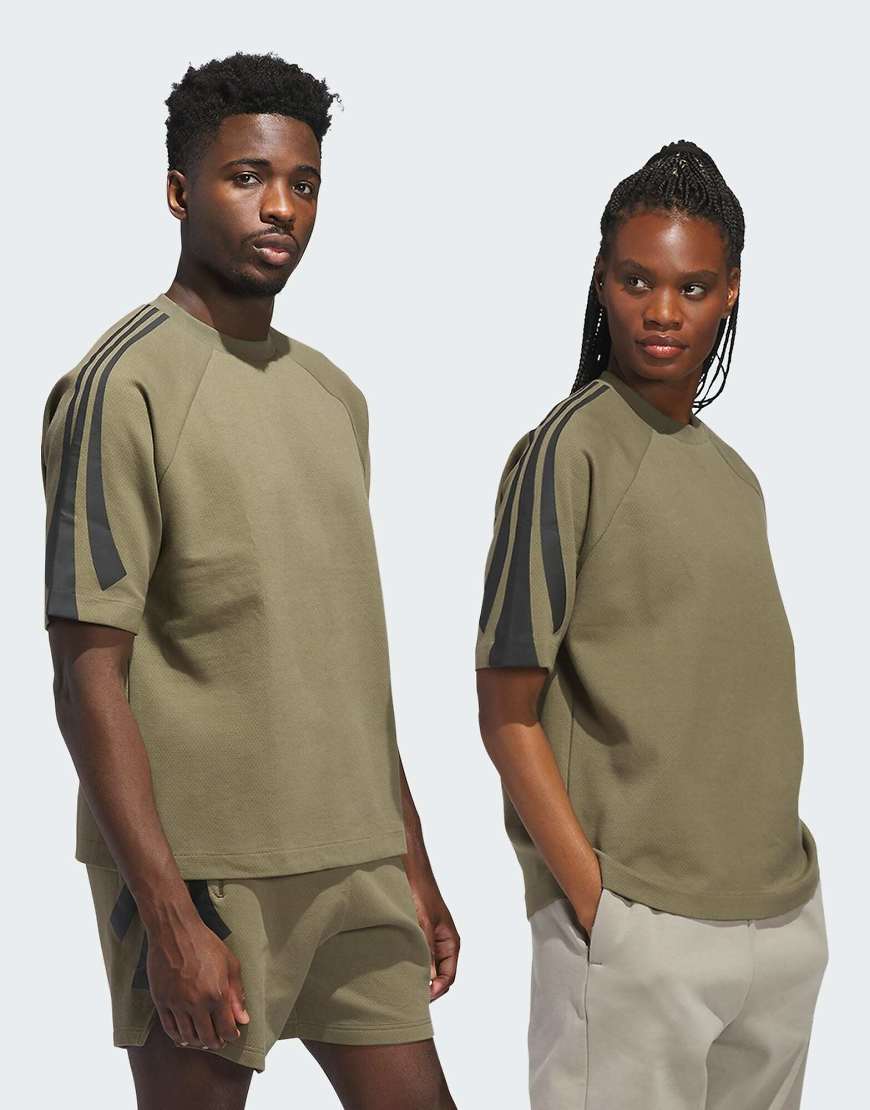 adidas Performance - adidas Basketball - Unisex - Kurzärmliges Sweatshirt in Olive Strata-Grün von adidas performance