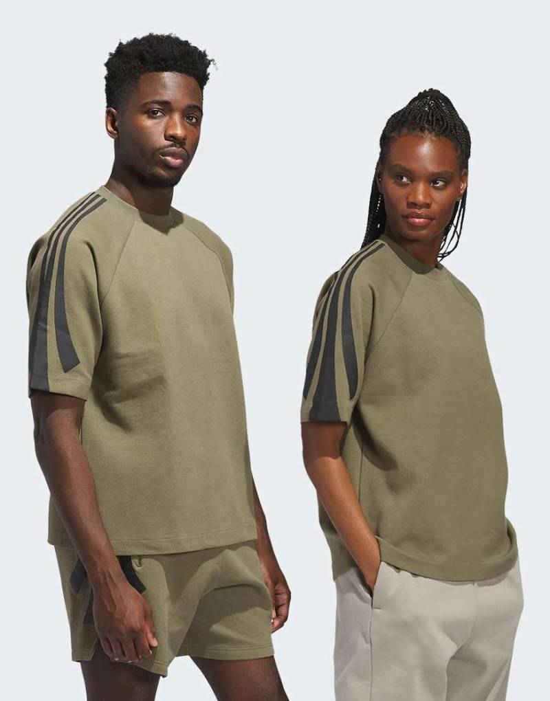 adidas Performance - adidas Basketball - Unisex - Kurzärmliges Sweatshirt in Olive Strata-Grün von adidas performance