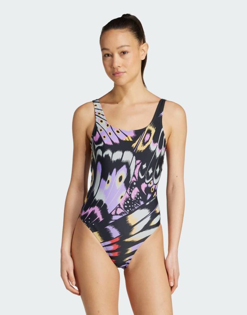 adidas Performance - adidas x FARM - Badeanzug in Violet Fusion / Corn Gold mit U-Rückenausschnitt und Grafik-Lila von adidas performance