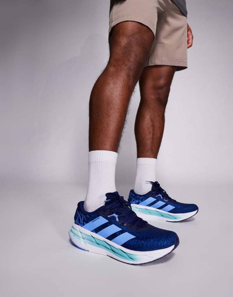 adidas Running - Adistar 4 - Sneaker in Blau und Weiß von adidas performance