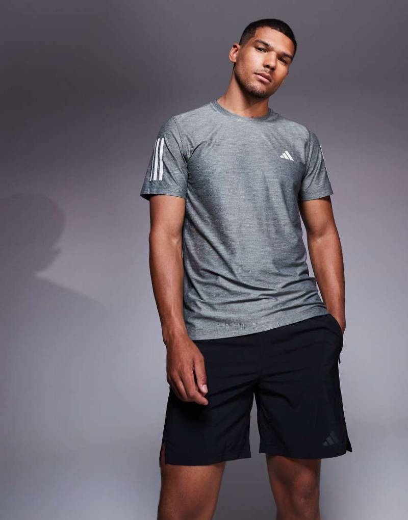 adidas Running - Own The Run - Lauf-T-Shirt in Grau von adidas performance