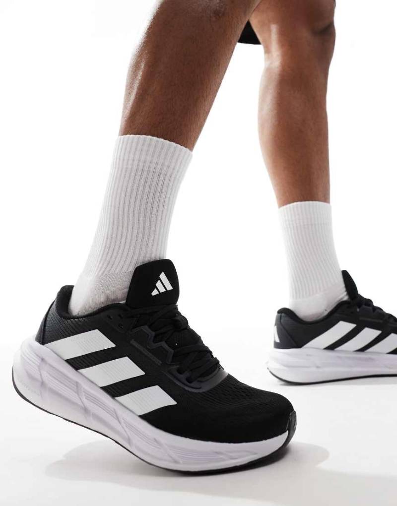 adidas Running - Questar 3 - Sneaker in Schwarz von adidas performance
