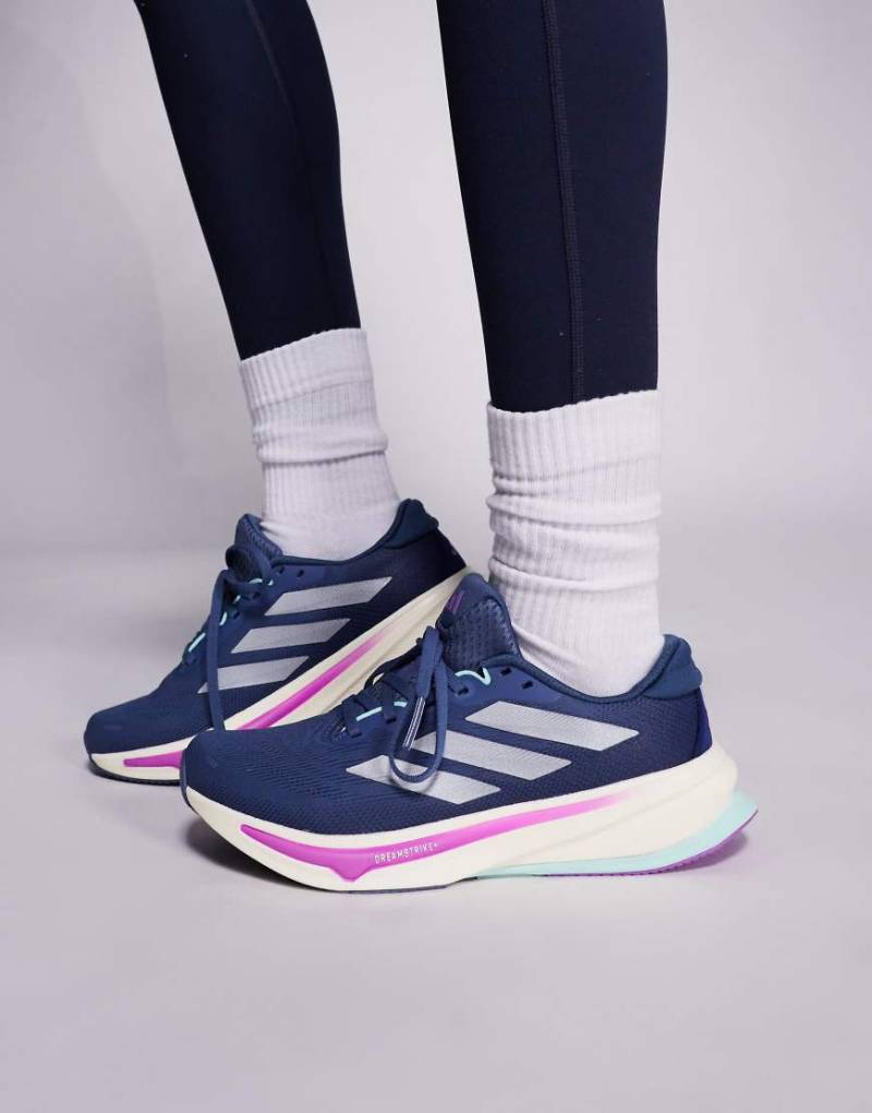 adidas Running - Supernova Rise 2 - Laufschuhe in Marineblau und Lila von adidas performance
