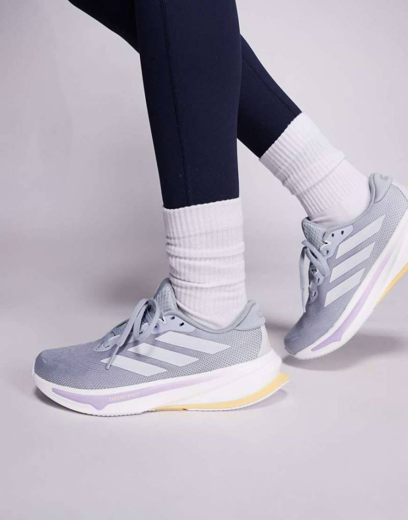 adidas Running - Supernova Rose 2 - Sneaker in Grau und Silber von adidas performance