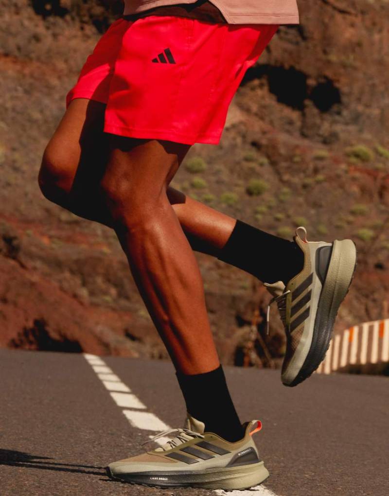 adidas Running - Ultraboost 5 Climawarm - Sneaker in Khaki-Grau von adidas performance