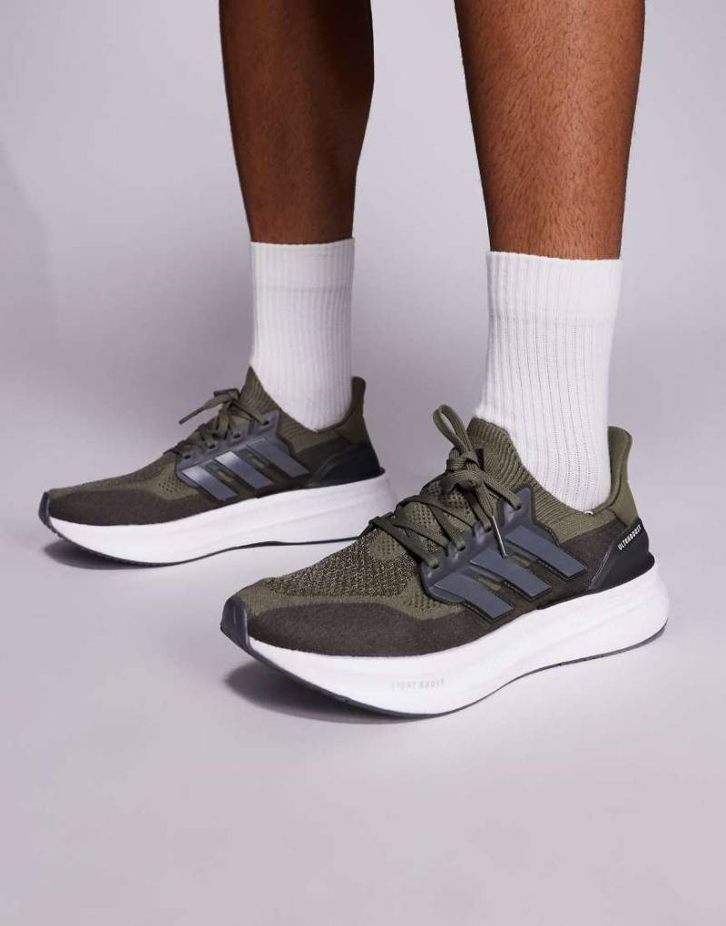 adidas Running - Ultraboost 5 - Lauf-Sneaker in Schwarz und Khaki-Grün von adidas performance