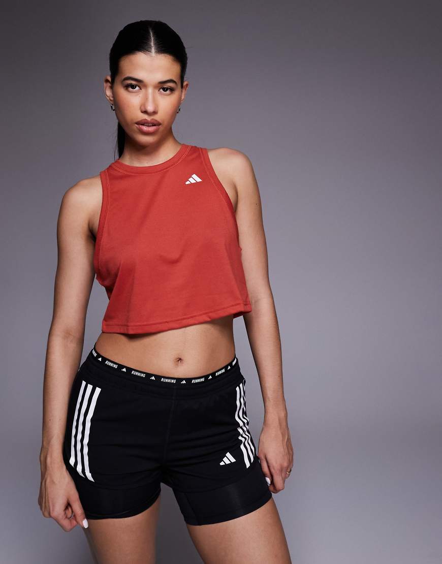 adidas Training - Cropped-Tanktop in Amber-Rot von adidas performance