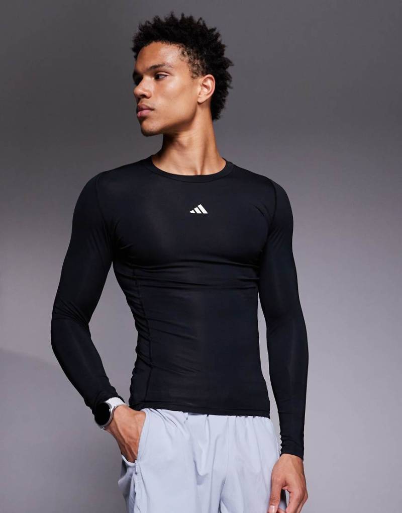 adidas Training - Essentials - Langarmshirt in Schwarz von adidas performance