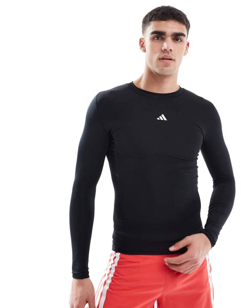 adidas Training - Essentials - Langarmshirt in Schwarz von adidas performance