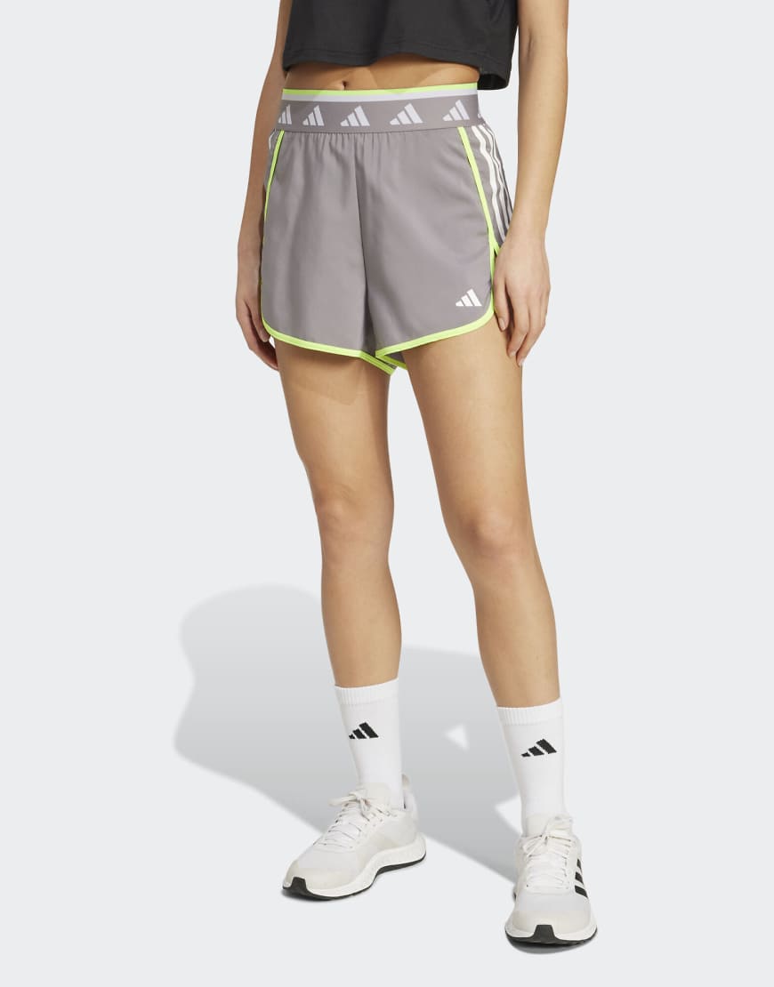 adidas Training - Hyperglam - Shorts aus Webstoff in Taupe-Oxid mit Farbakzenten in Weiß und Lucid-Neutral adidas Training - Hyperglam - Shorts aus Webstoff in Taupe-Oxid mit Farbakzenten in Weiß und Lucid-Neutral von adidas performance