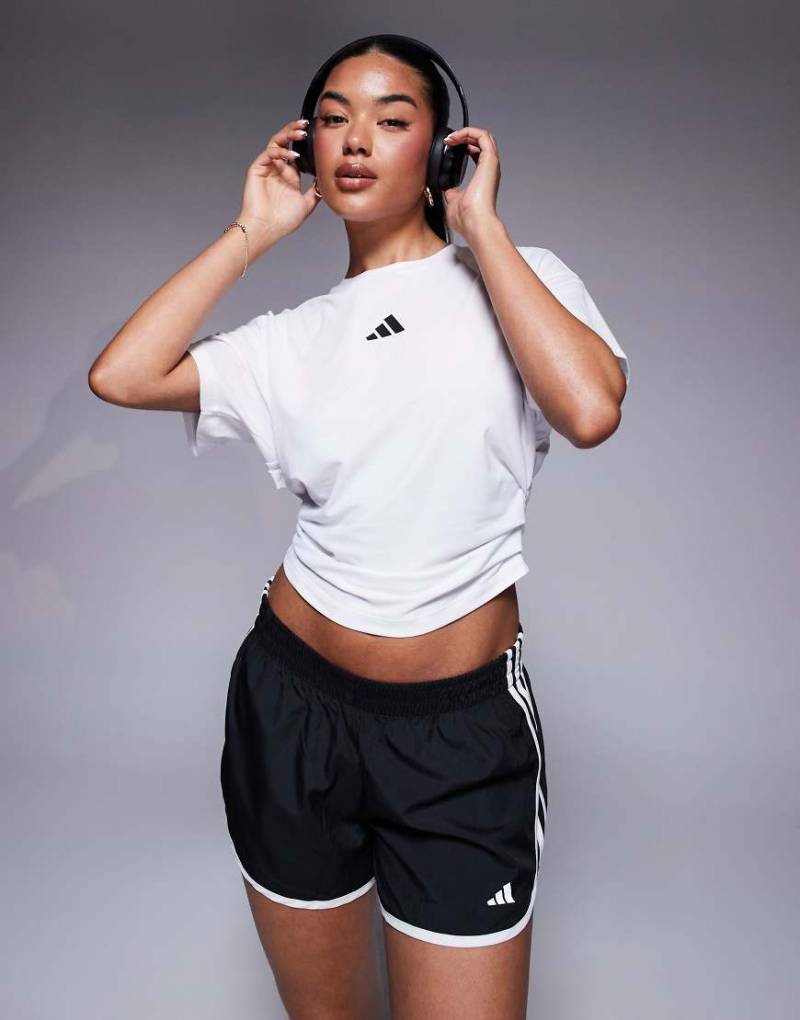 adidas Training - Power - T-Shirt in Weiß mit verdrehter Rückseite von adidas performance