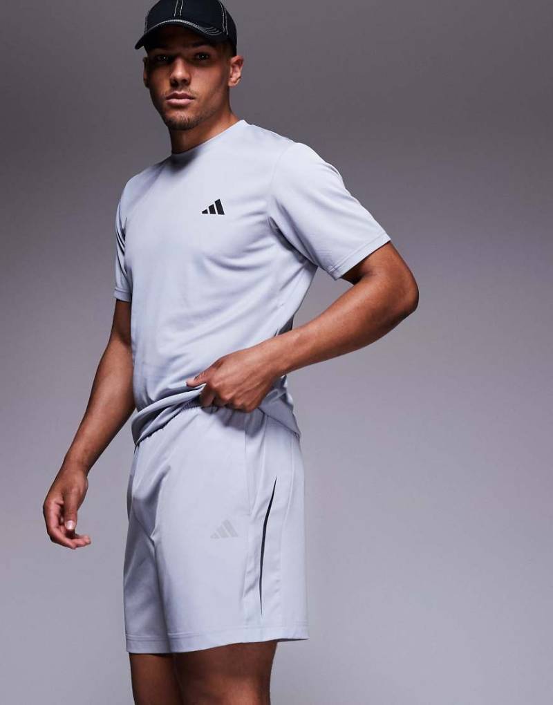 adidas Training - Tech - Shorts in Grau von adidas performance