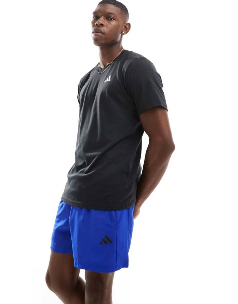 adidas Training - Train Essentials - Shorts in Blau, 7 Zoll Schnittlänge von adidas performance