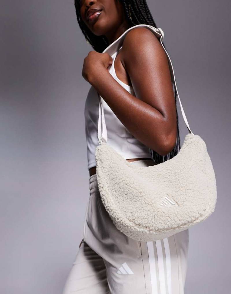 adidas Training - Umhängetasche aus Teddyfell in Creme-Weiß von adidas performance