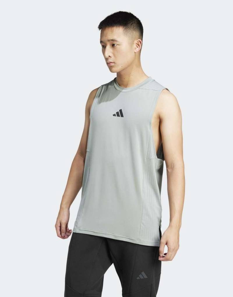 adidas performance - Designed-for-Training - Intensity - Tanktop in Silbergrün von adidas performance