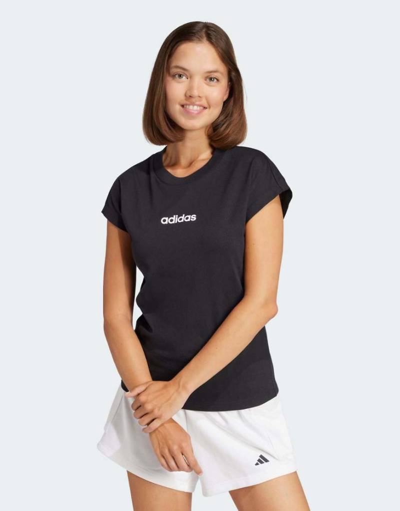 adidas performance - Essentials - Baumwoll-T-Shirt in Schwarz / Weiß mit linearem Logo von adidas performance