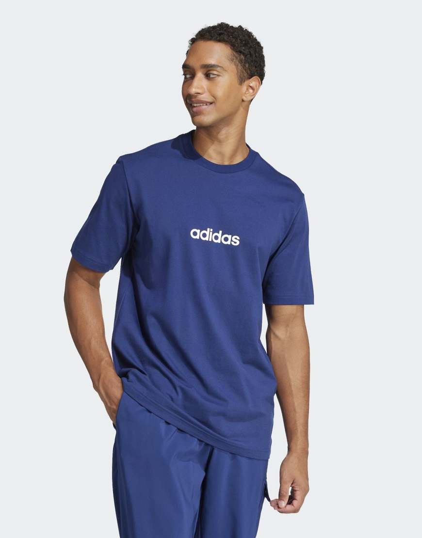 adidas performance - Essentials - T-Shirt aus Single-Jersey in Dunkelblau / Weiß mit linearem Logo von adidas performance