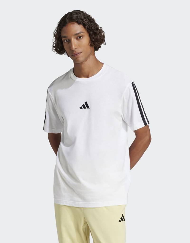 adidas performance - Essentials - T-Shirt aus Single-Jersey in Weiß / Schwarz mit den drei Streifen von adidas performance