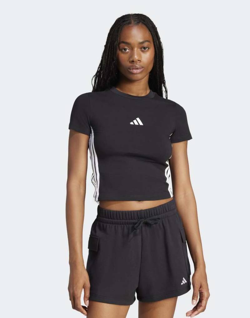 adidas performance - Essentials - T-Shirt in Schwarz / Weiß mit den drei Streifen und knappem, schmalem Schnitt von adidas performance