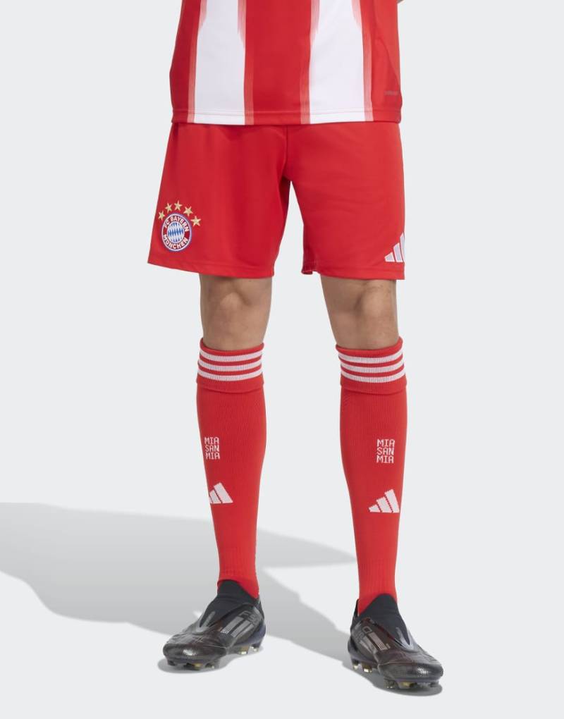 adidas performance - FC Bayern 25/26 - Heim-Shorts in Rot von adidas performance