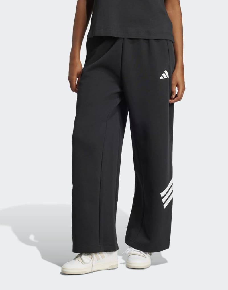 adidas performance - Future Icons - Hose in Schwarz mit offenem Saum und den drei Streifen adidas performance - Future Icons - Hose in Schwarz mit offenem Saum und den drei Streifen von adidas performance