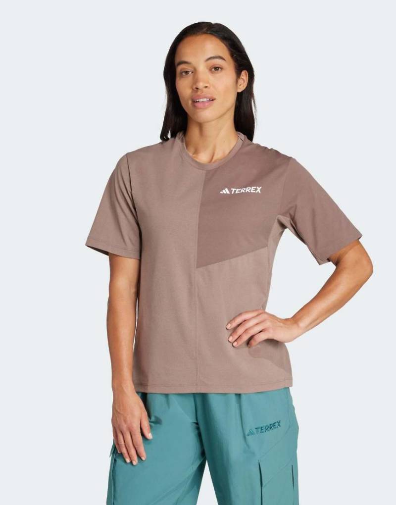 adidas performance - Terrex Multi Climacool - T-Shirt in Trace Brown/Earth Strata von adidas performance
