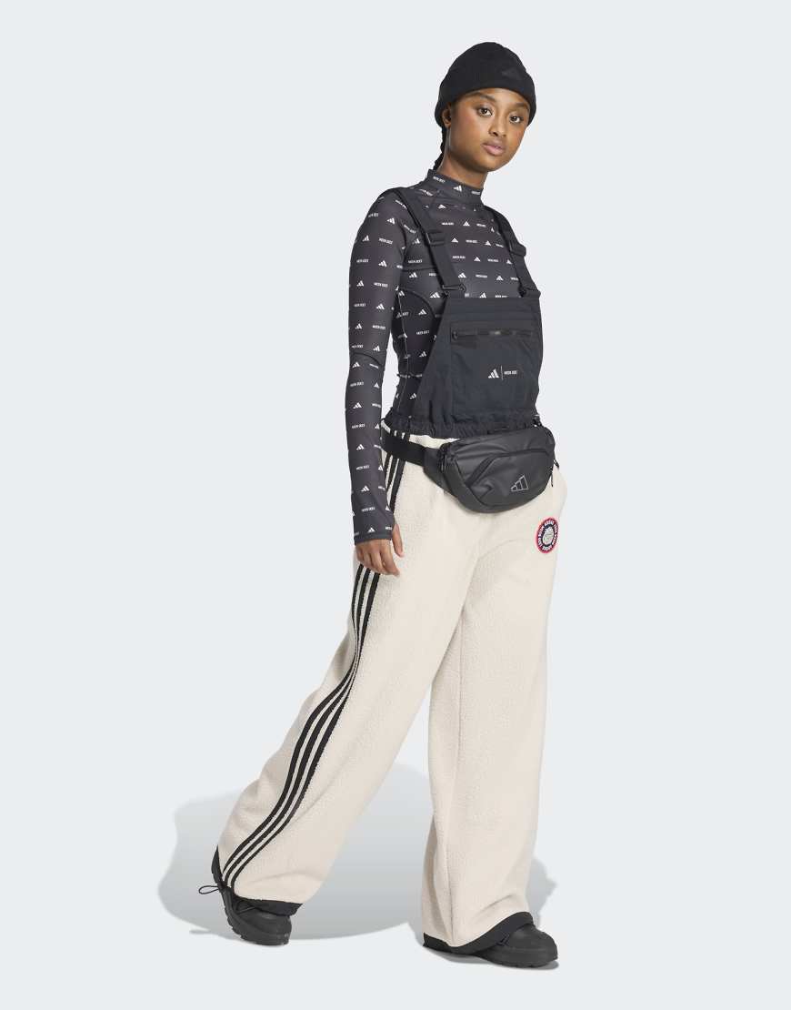 adidas performance - adidas x Moon Boot - Latzhose in der Farbe Bliss-Grau von adidas performance