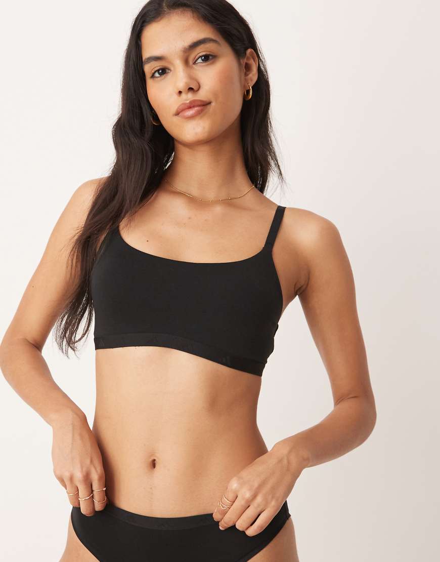 adidas - Elastisches Bustier in Schwarz mit U-Ausschnitt und farblich abgestimmtem Logo von adidas