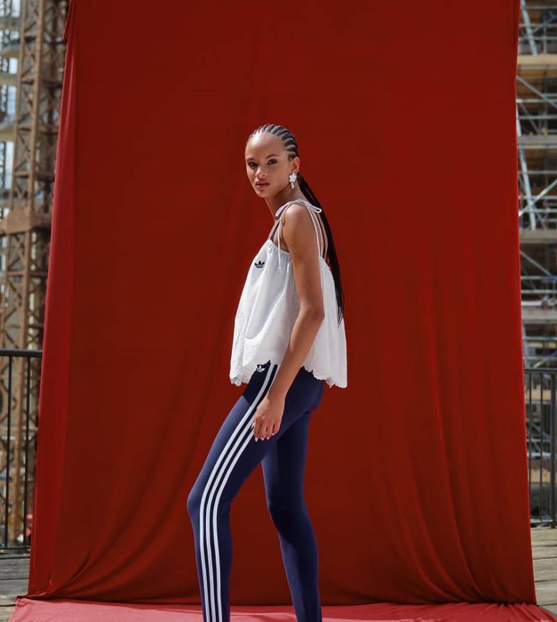adidas Originals x ASOS - Leggings in Marineblau mit Steg von adidas