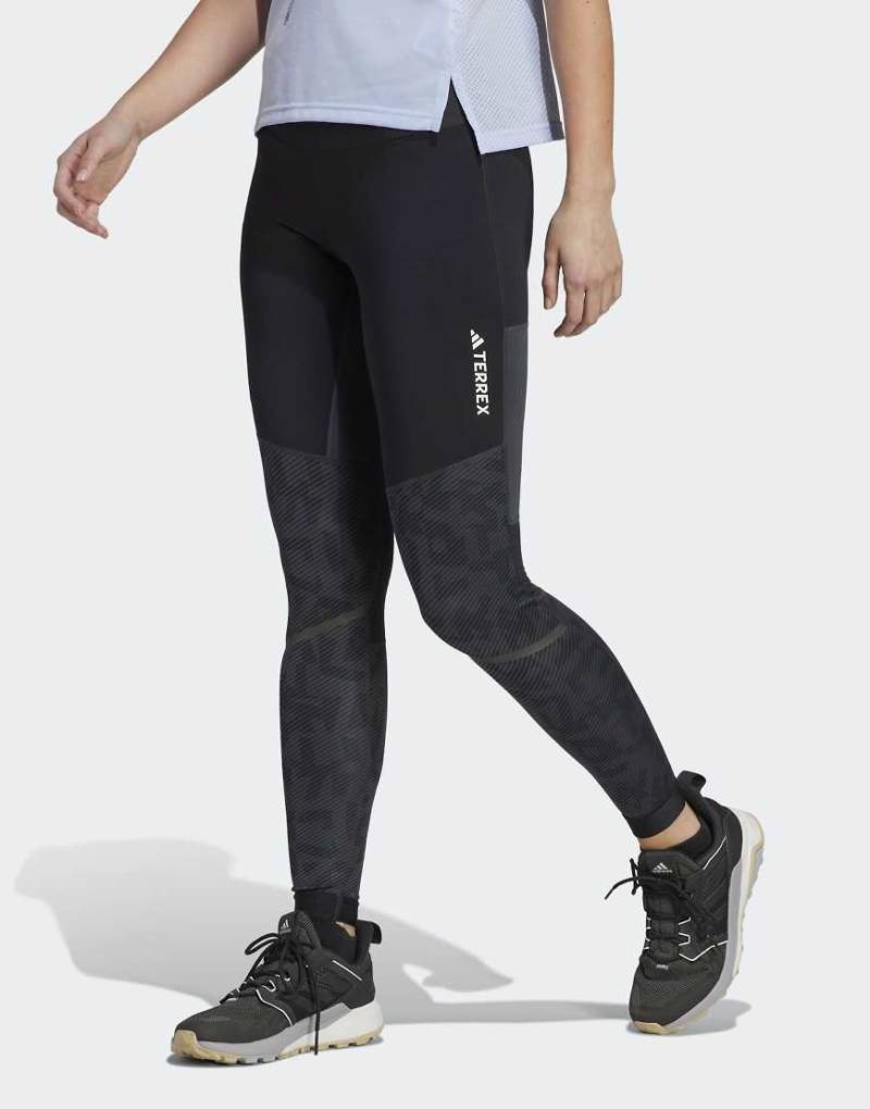 adidas Terrex - agravic - Trailrunning-Leggings in Grau von adidas