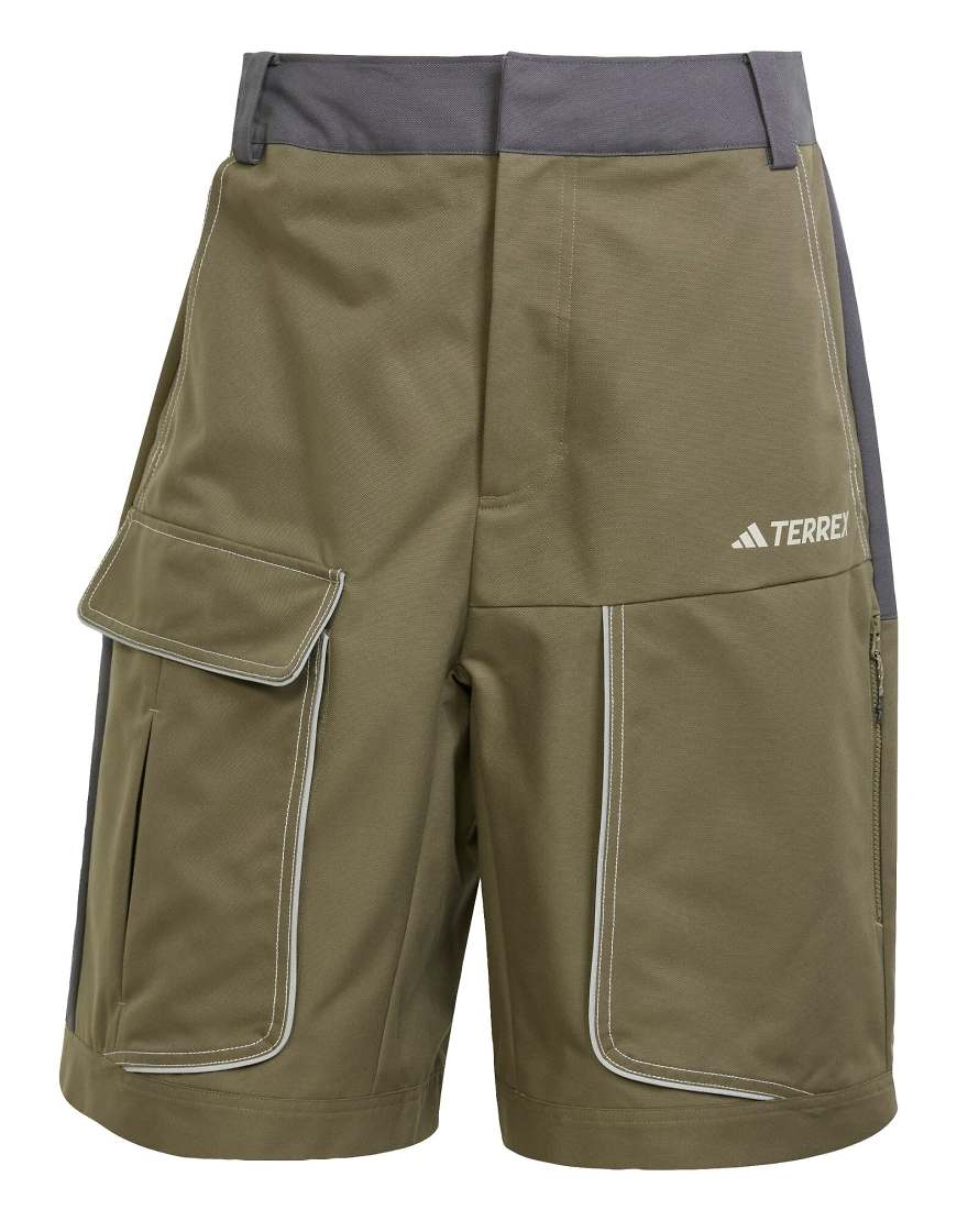 adidas - Xploric - Shorts in Olive Strata und Grey Six mit mehreren Taschen-Grün adidas - Xploric - Shorts in Olive Strata und Grey Six mit mehreren Taschen-Grün von adidas