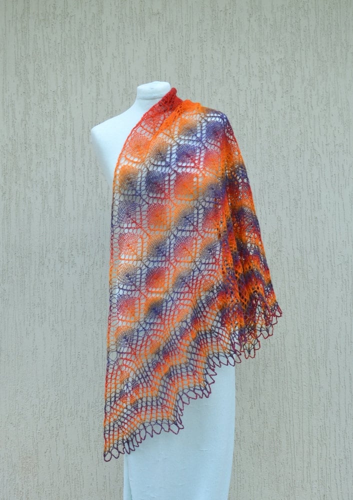 Orange Lila Lace Handgestricktes Schultertuch von adinaboutique