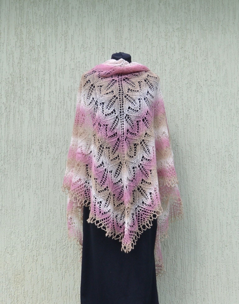 Handgestrickte Lace Schal Wrap Rosa Beige Wolle Stricken von adinaboutique