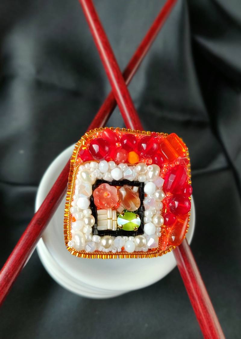 Brosche.. Accessoires. Anstecknadel. Pin. Perlenstickerei von admirajewelry