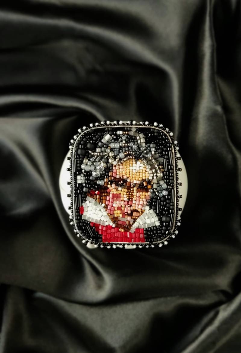 Brosche. Schmuck. Porträt von admirajewelry