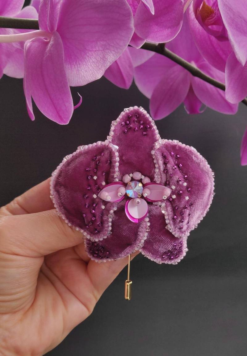 Perlenschmuck. Pin. Orchideen Brosche. Blume. Perlenstickerei. Ansteckblume von admirajewelry