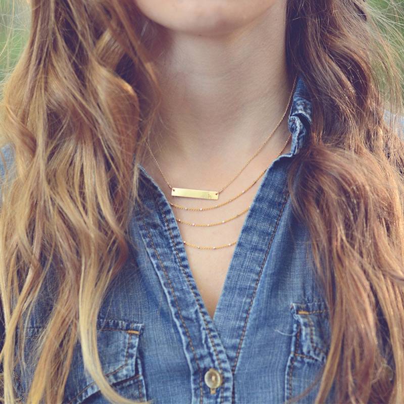 Gold Initial Bar Halskette, Handgemachte 14K Gravur Halskette Erhältlich in Gold, Roségold Oder Silber von adorn512