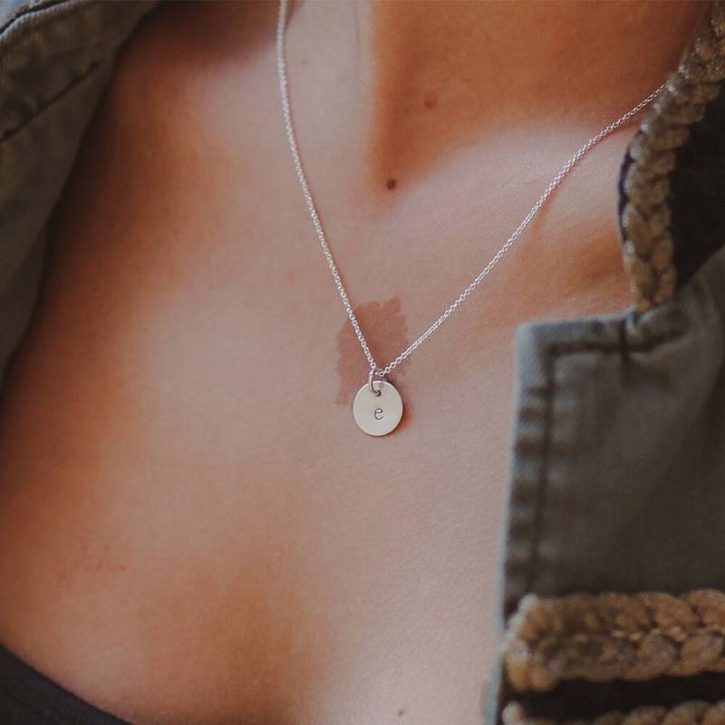 Individuelle Initiale Disc Halskette, Personalisierte Münze Monogramm Gold Anhänger, Kreis Charm von adorn512
