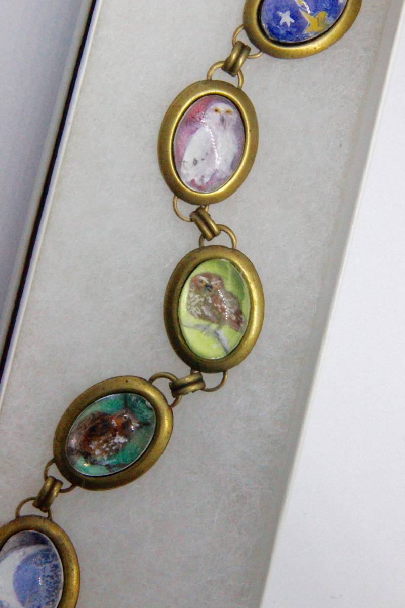 Handbemalte Eulen Armband Original Miniatur Aquarell Gemälde Verschneit Ensached Pygmy Mond Sterne Handbemalte Eulen Armband Original Miniatur Aquarell Gemälde Verschneit Ensached Pygmy Mond Sterne von adoublegrace