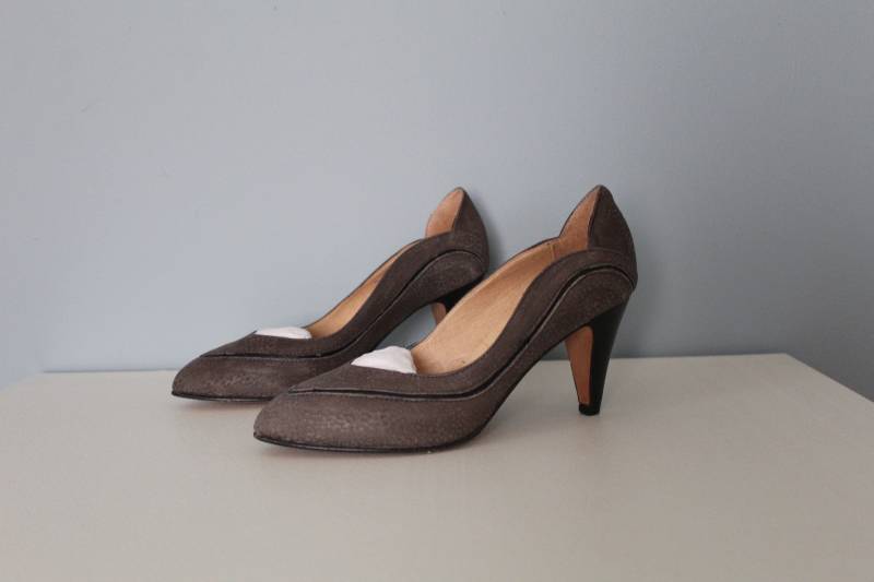 Taube Grau Wildleder Pumps | Made in Italy Leder Fersen Jakobsgehäselte Fersen von adriancompany