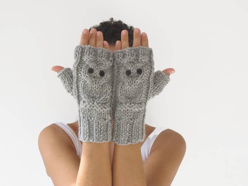 Eule Hellgrau - Graue Fingerlose Handschuhe Stulpen von afra