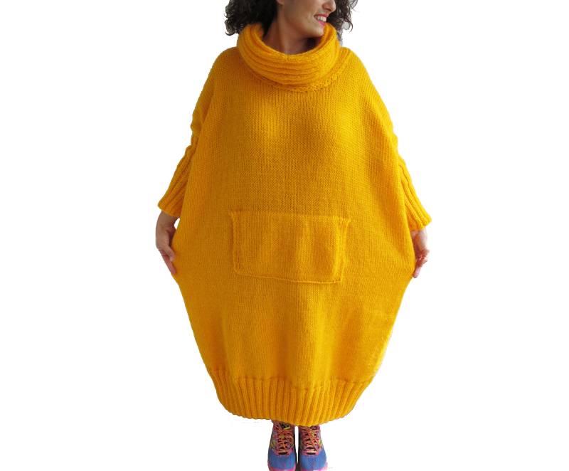 Wolle Kleid, Handgestricktes Plus Größe Over Size Gelbes Wollkleid, Oversized Känguru Tasche von afra