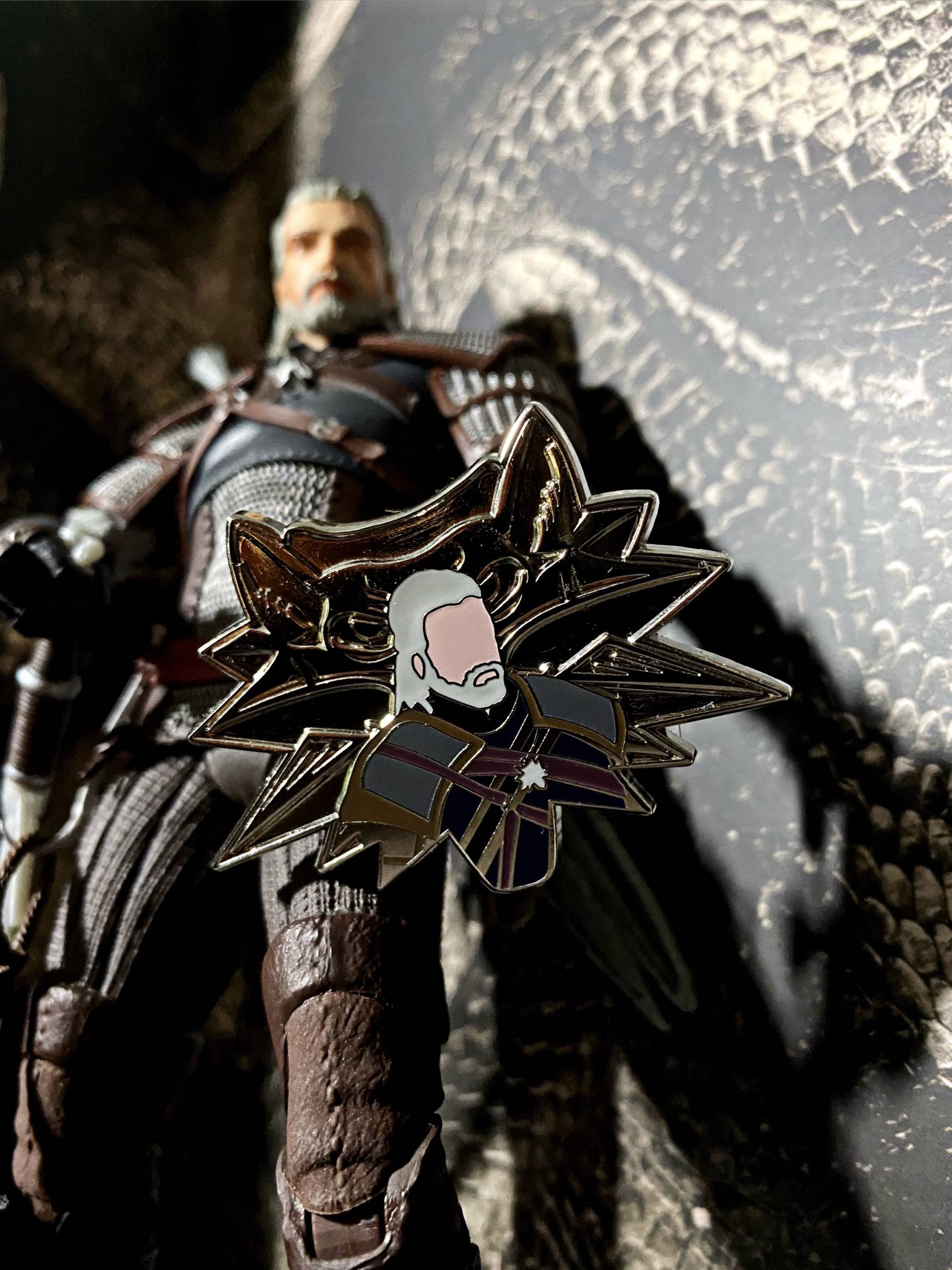 The Witcher Inspirierte Yennefer Und Geralt Pin Anstecker Metall + Emaille The Witcher Inspirierte Yennefer Und Geralt Pin Anstecker Metall + Emaille von agamersnature