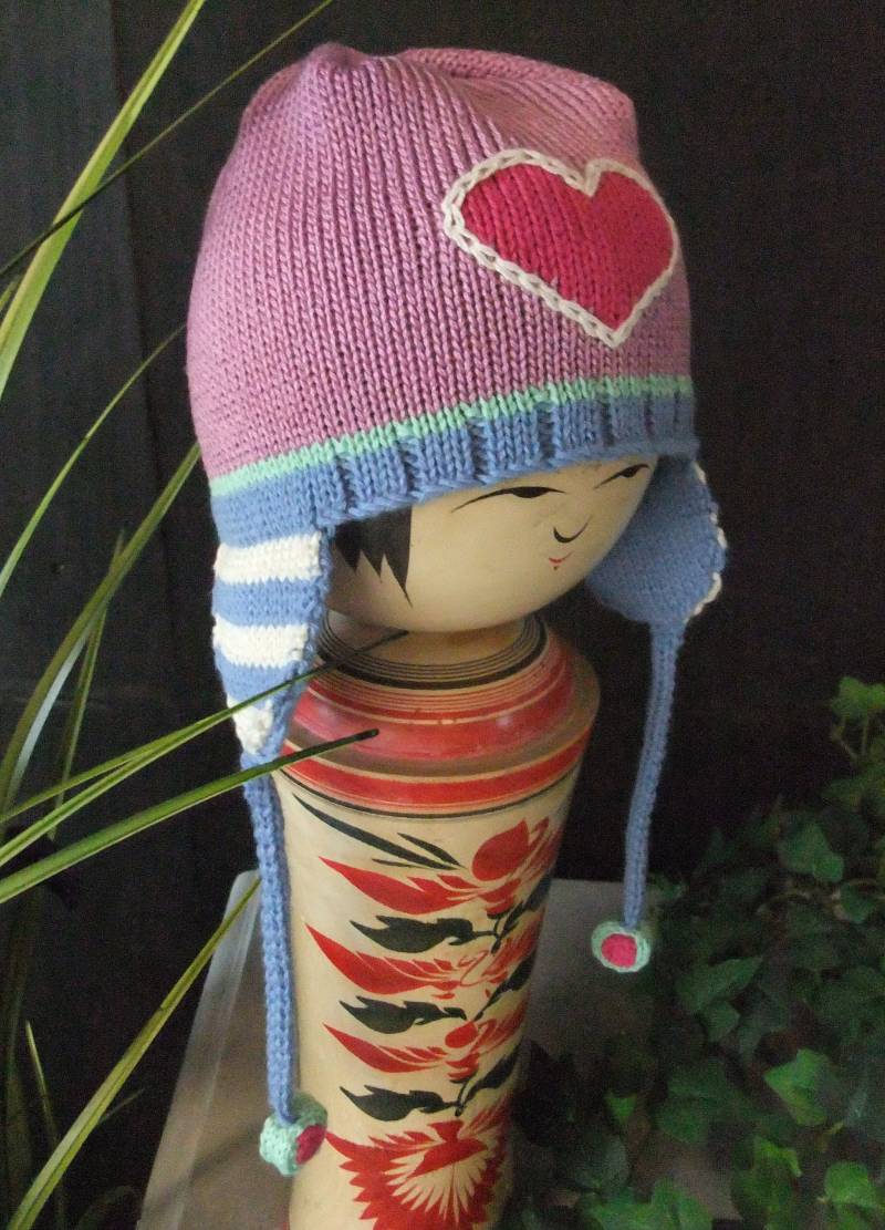 Herzgestrickte Mütze Aus Baumwolle & Einzelne Handschuhe von ahawkinsknitwear