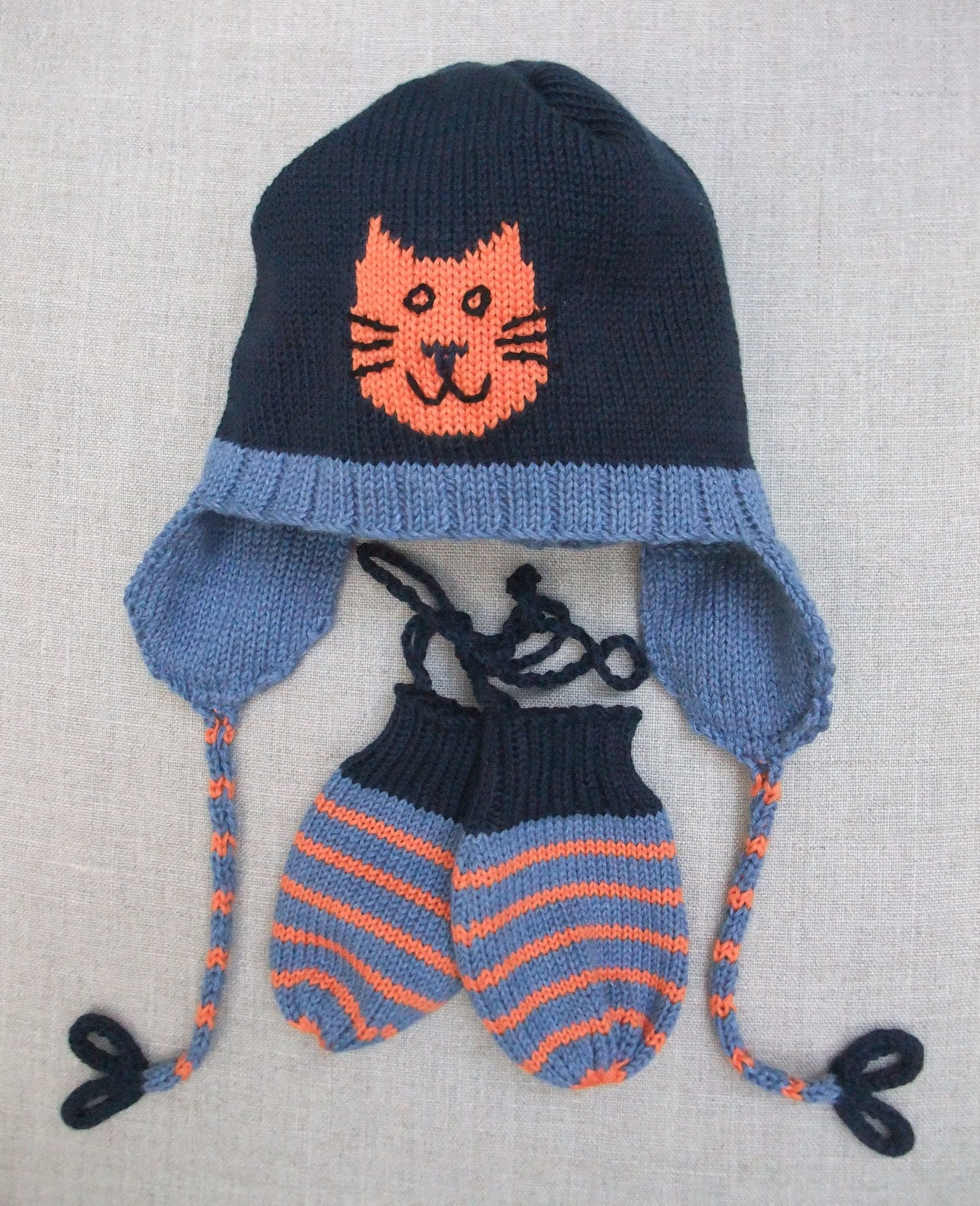 Katze Gestrickt Baumwolle Mütze & Einzelne Handschuhe von ahawkinsknitwear