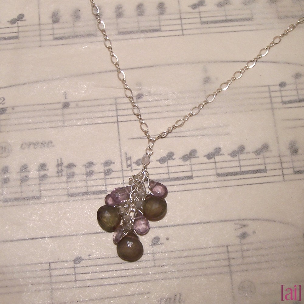Laureen - Andalusit, Lavendel-Spinell, Rosenquarz Und Diamant-Halskette Laureen - Andalusit, Lavendel-Spinell, Rosenquarz Und Diamant-Halskette von aileen