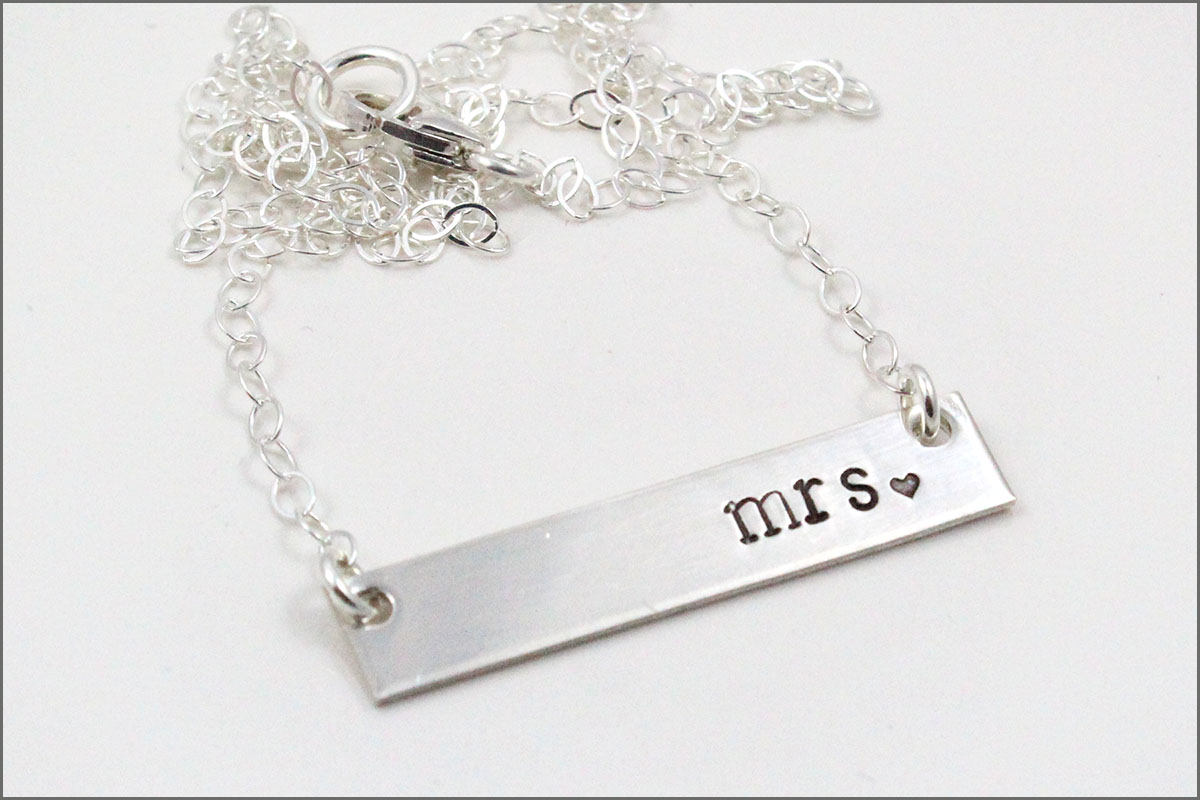 Personalisierte Sterling Silber Mrs. Halskette Braut Geschenk von akaoriginals